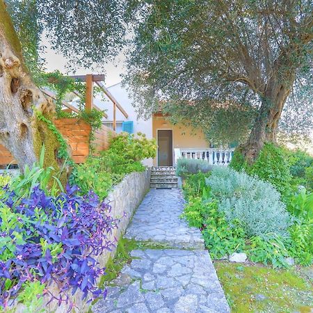 Villa Kiki Agios Spyridon  Luaran gambar